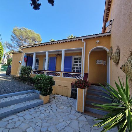 Hotel Le Cosy Saint Aygulf Exterior foto
