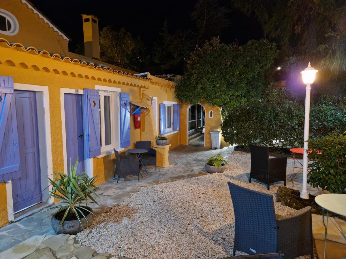 Hotel Le Cosy Saint Aygulf Exterior foto