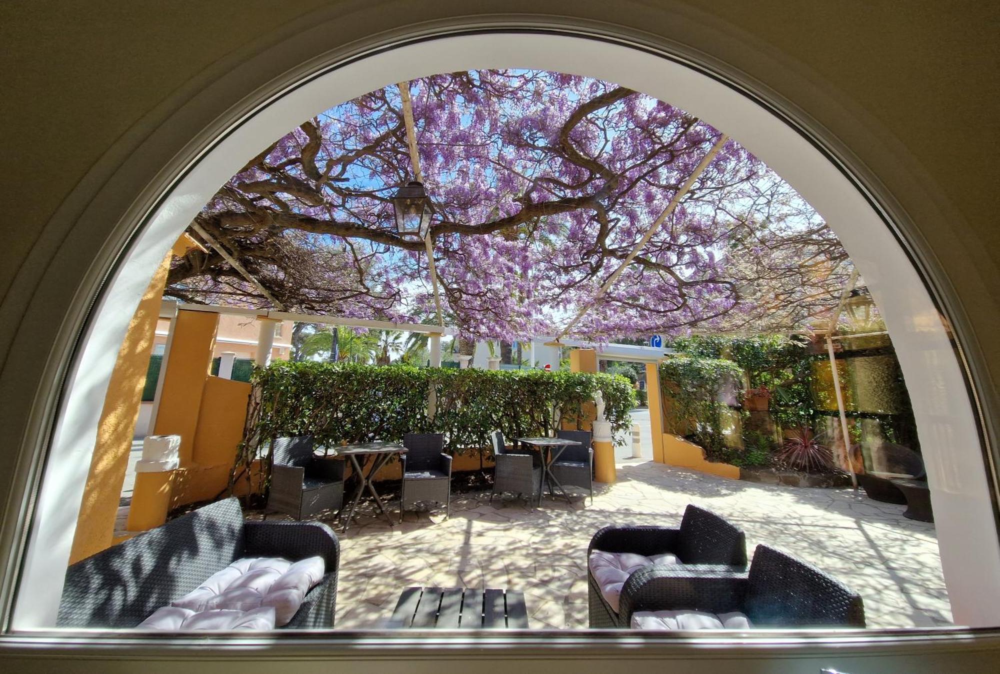 Hotel Le Cosy Saint Aygulf Exterior foto